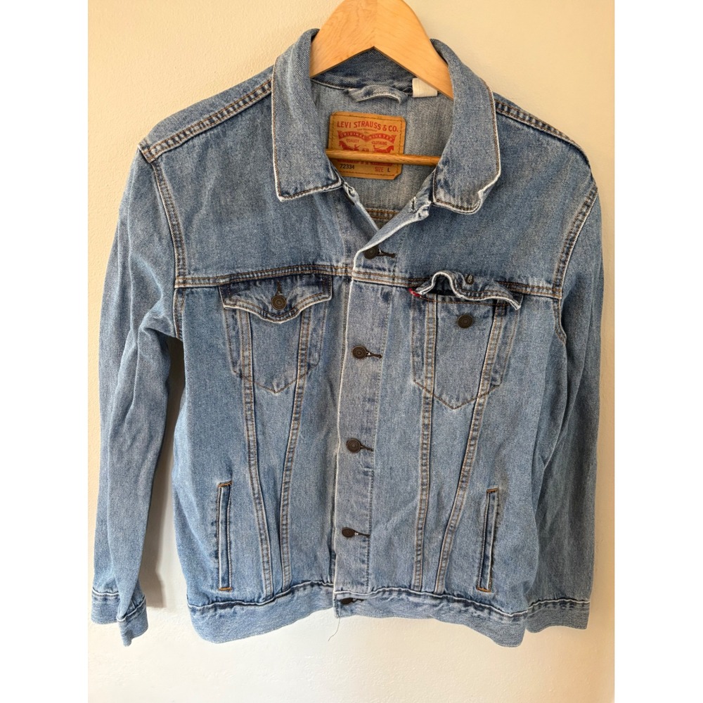 Levis 72334 Denim Trucker Jacket Mens Large Light Wash Blue Jean Coat